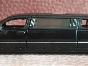     Lincoln town car stretch 1999,  ,   Kinsmart,   1/38:   