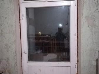 Деревянная дверь на балкон,  Со стекло пакетом Б/у, Дверь 110?243 см,  Уплотнительные резинки в целостности, Запорные механизмы работают отлично, Повреждений нет, в Кирове