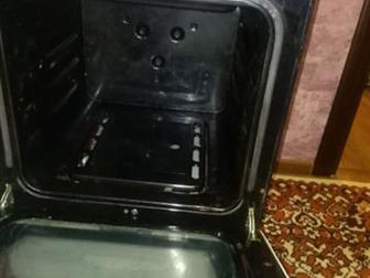 продаю газовую плиту  с автоподжигом с духовым  шкафом гриль в идеальном состоянии в Липецке