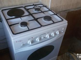 Варочная поверхность работает на газу и на электричестве,  Духовой шкаф может работать и от газа, и от электротенов,  Имеется электрический вертел в духовке,  Плита в Магнитогорске