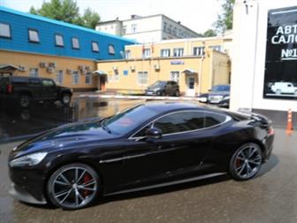  Aston Martin V12 Vanquish  