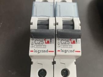 ���,  ������� 1-�������� Legrand �25 6000 3 DX3 30mA - 1�� - 1700� ��� 4-�������� Legrand 40A 10000 TX3 30mA - 1�� - 2900����,  ����������� 1-�������� Legrand C25 � ������