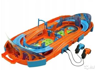 Гоночный трек в кейсе hotwheels хот виллс ,  Компактный трек,  Для деток от 5 лет,  В комплекте магнитный трек со счётчиком кругов, аксессуары для антуража гоночной в Санкт-Петербурге