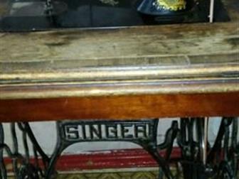     Singer,   V1064600,   ,  