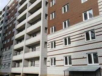 Продам двухкомнатную квартиру с евро ремонтом в новом доме в ЖК Белые росы ,  Ванна в кафеле, на полу ламинат, натияжные потолки,  Квартира с удачной планировкой в Вологде